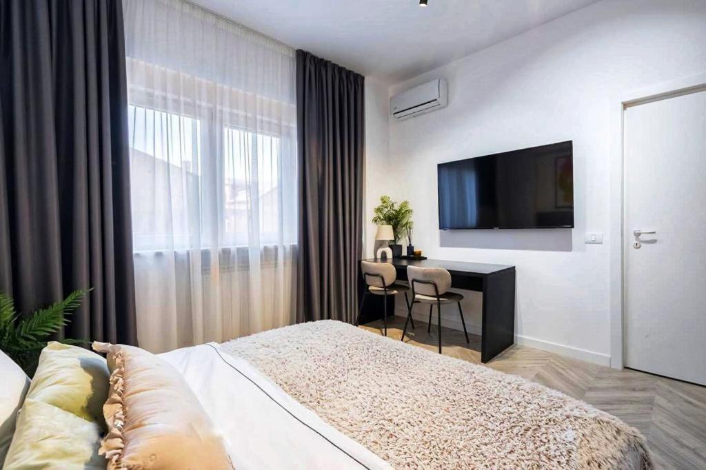 Angelo Bello Luxury Suite City Center By Sattal Bucarest Esterno foto