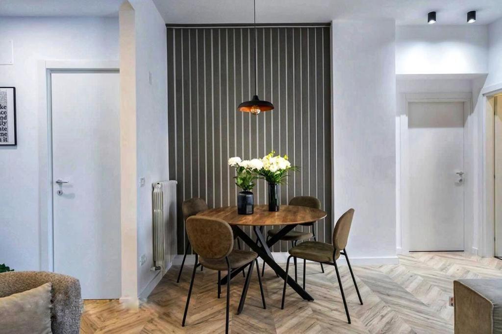 Angelo Bello Luxury Suite City Center By Sattal Bucarest Esterno foto
